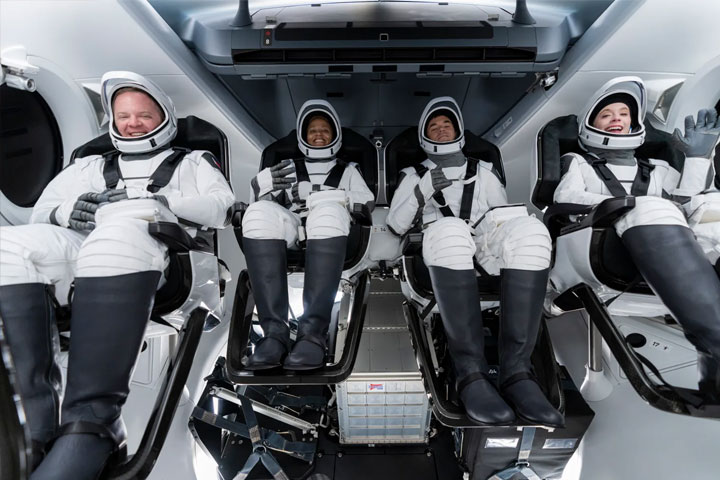 Inspiration4 all-civilian spaceflight